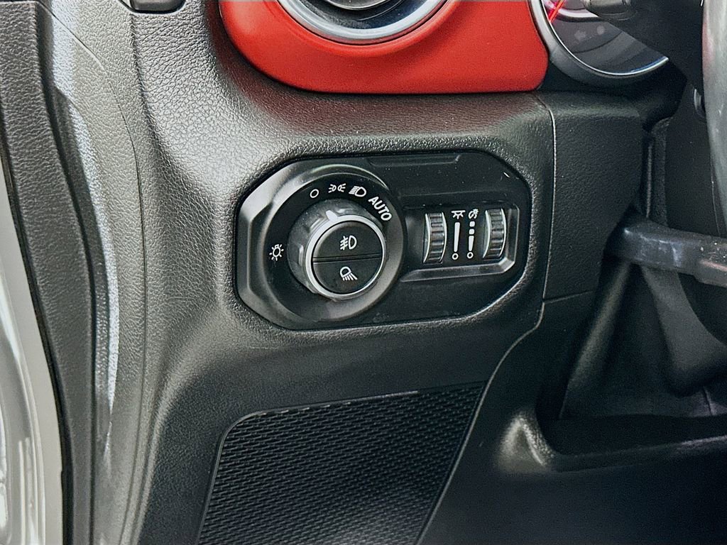 Certified 2021 Jeep Gladiator Rubicon w/ Cold Weather Group image 18