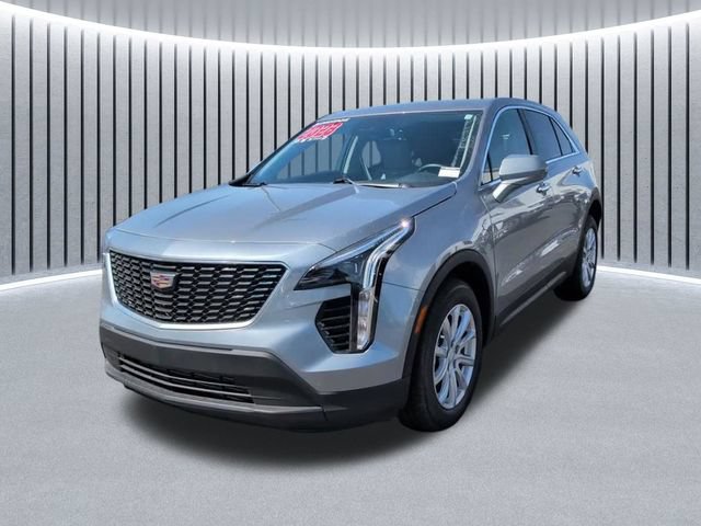Certified 2023 Cadillac XT4 Luxury w/ Cold Weather Package AWD/4WD image 13