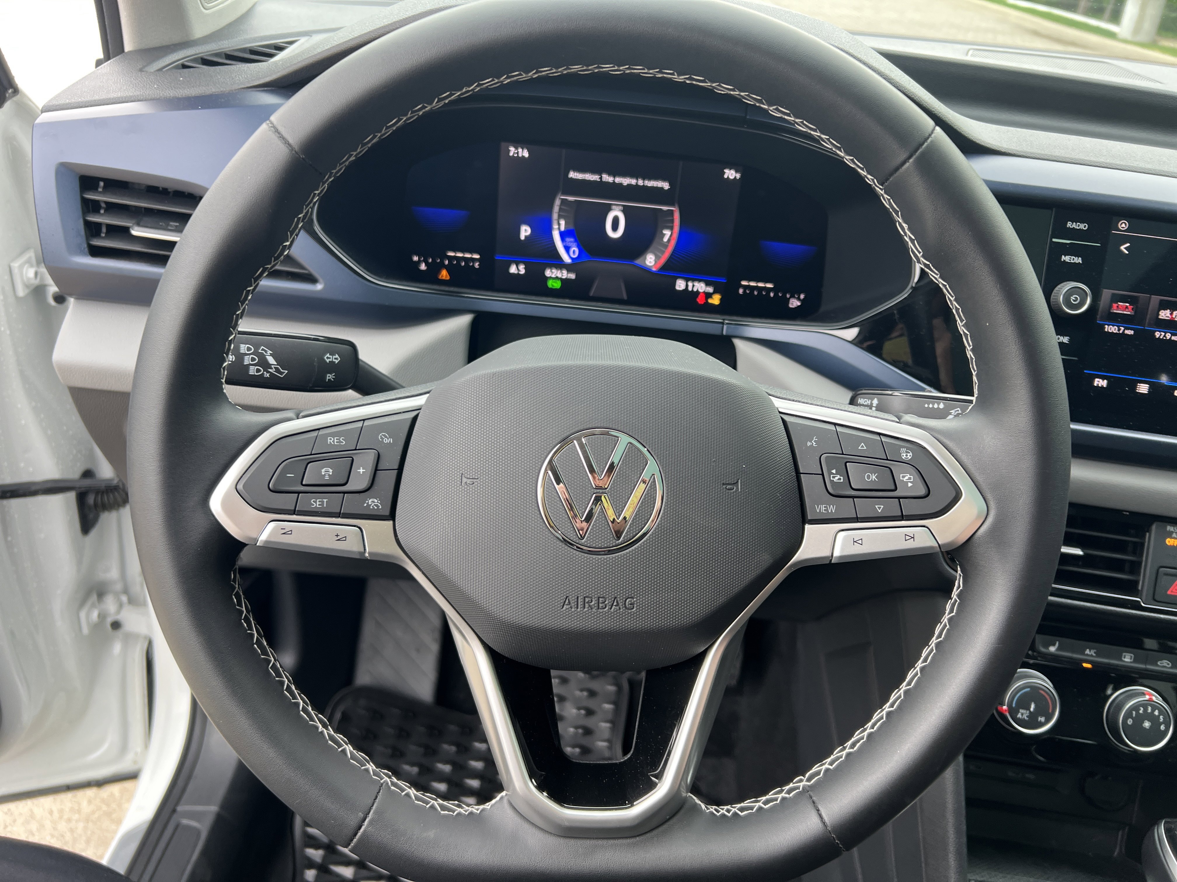 Certified 2023 Volkswagen Taos SE w/ Panoramic Sunroof Package FWD image 16