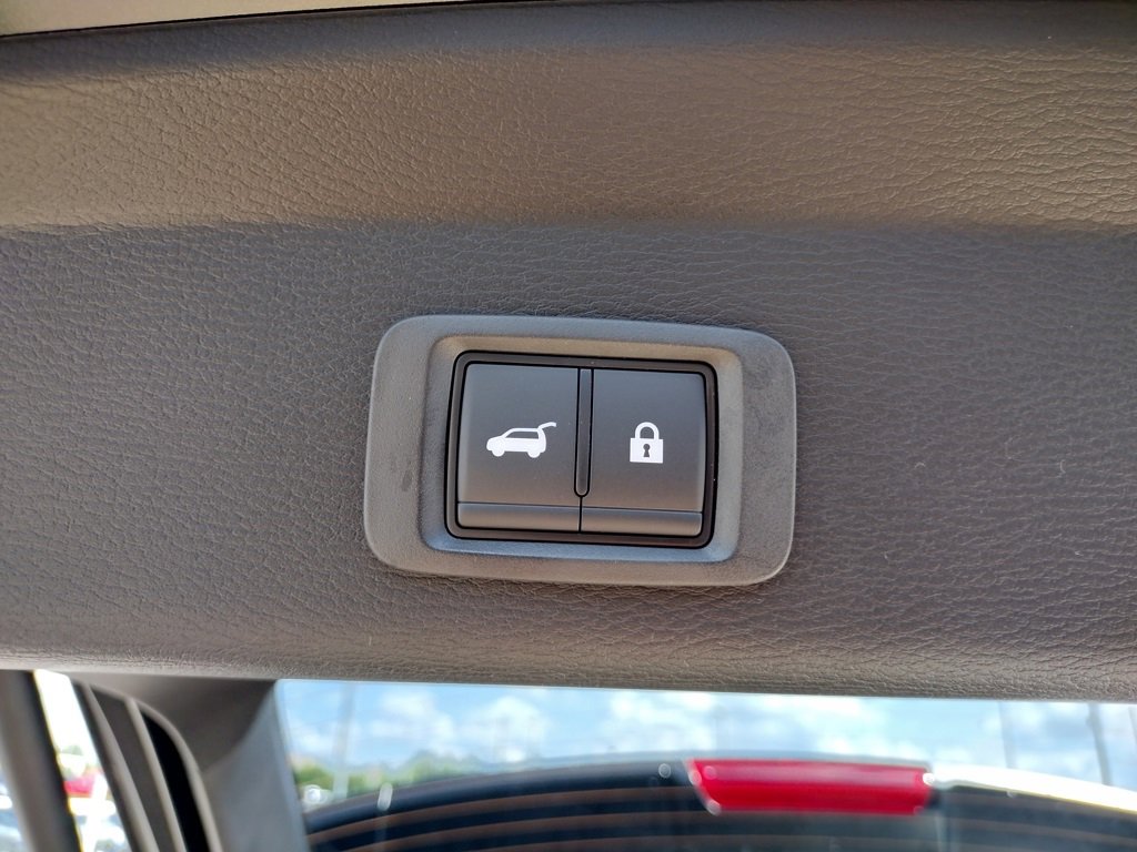 New 2025 Mitsubishi Outlander SE image 17