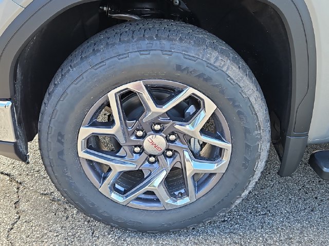 New 2026 GMC Sierra 1500 SLT w/ SLT Premium Plus Package AWD/4WD image 5