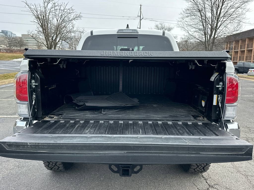 Used 2022 Toyota Tacoma TRD Off-Road image 15