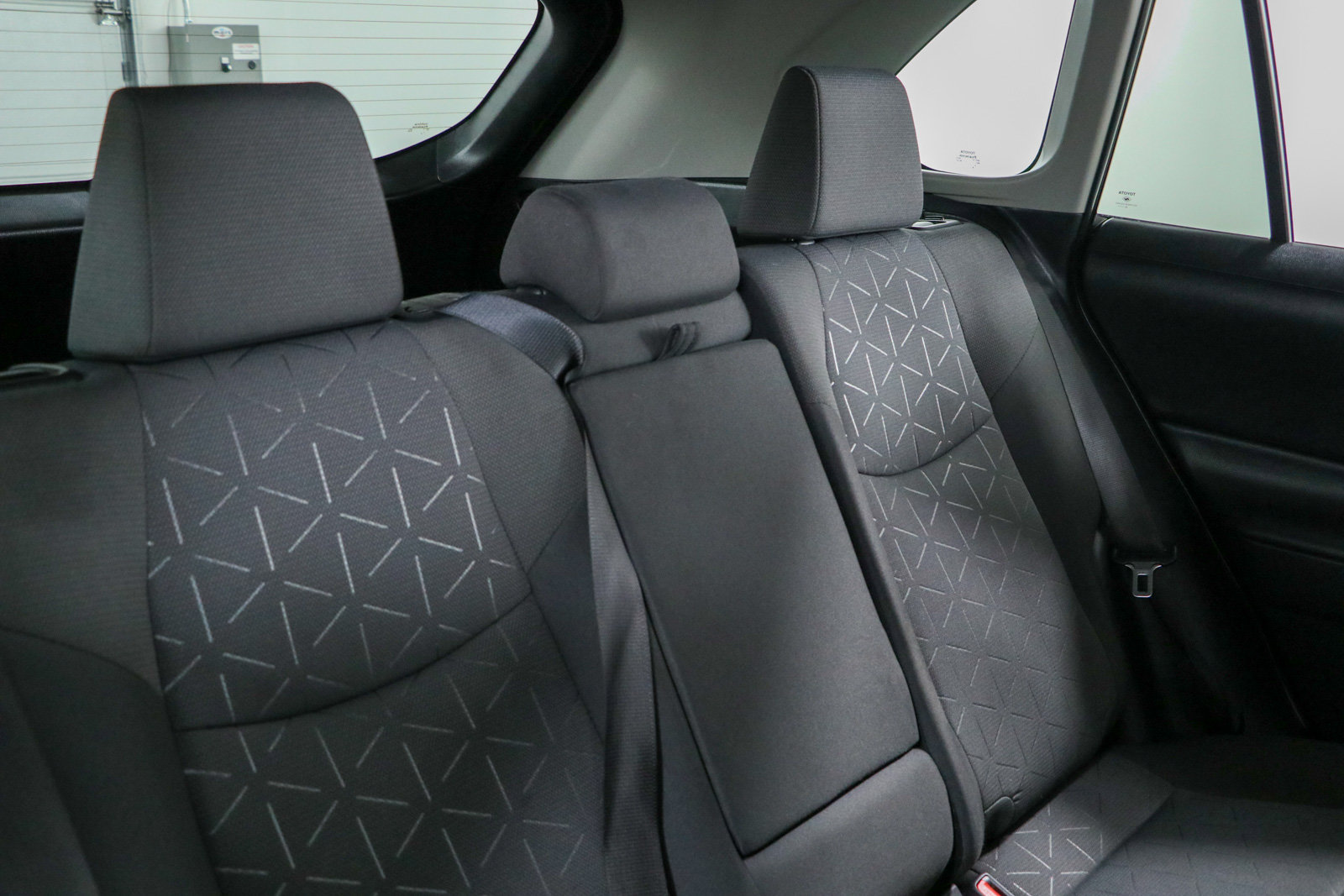 Used 2022 Toyota RAV4 XLE w/ Convenience Package FWD image 28