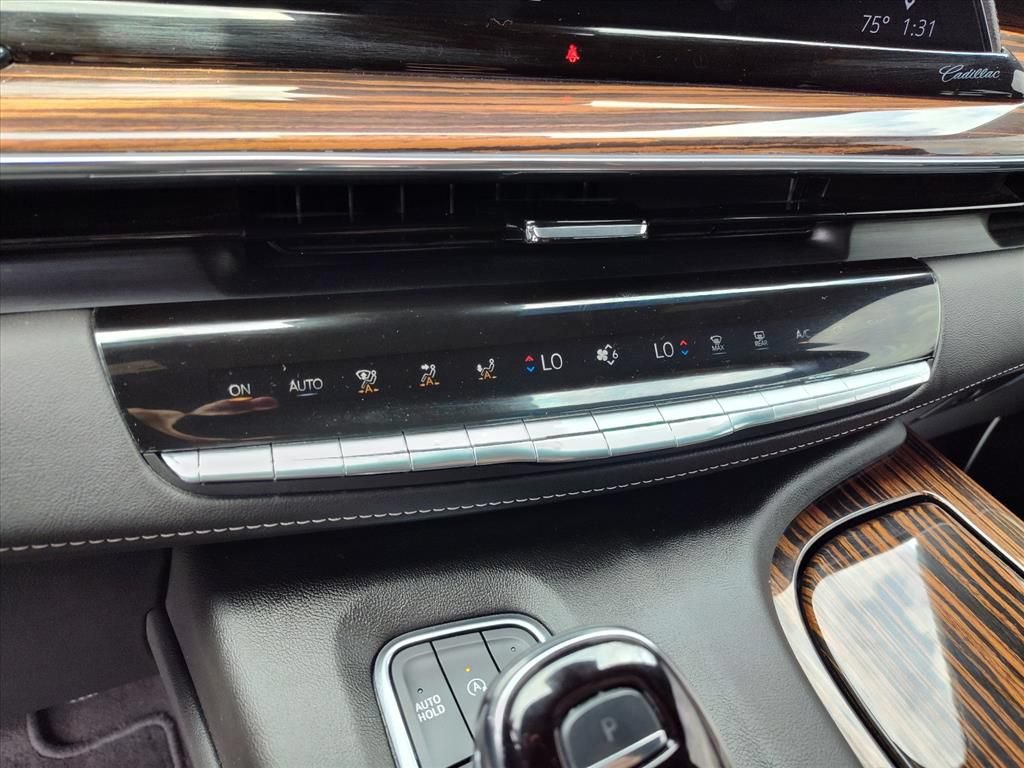 Used 2023 Cadillac Escalade ESV Premium Luxury w/ Performance Package AWD/4WD image 22