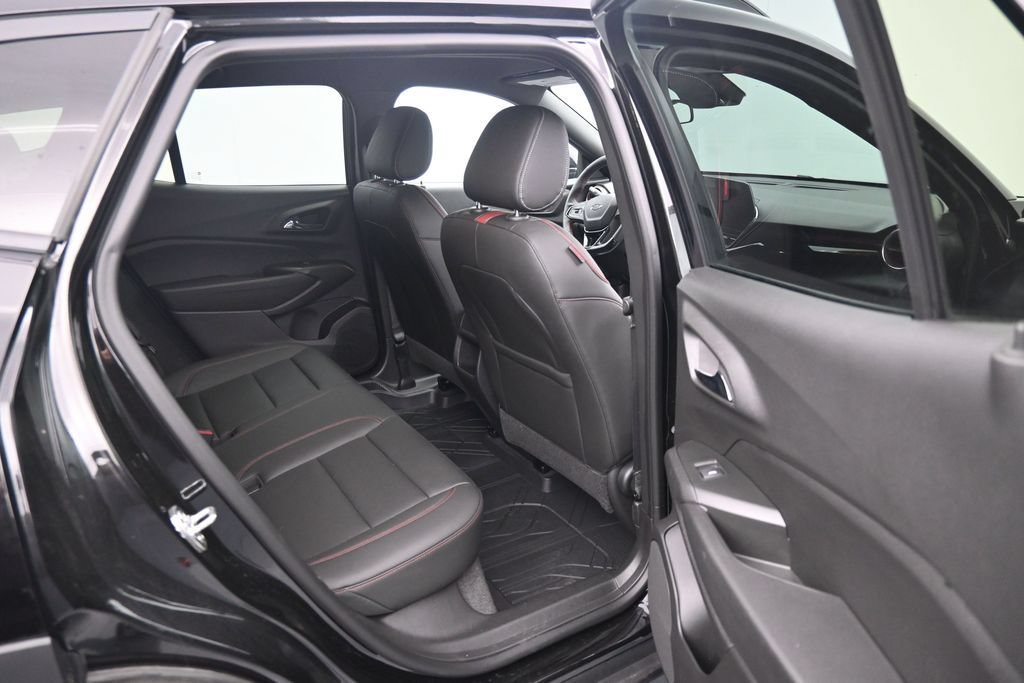 Used 2025 Chevrolet Trax RS w/ Driver Confidence Package FWD image 12