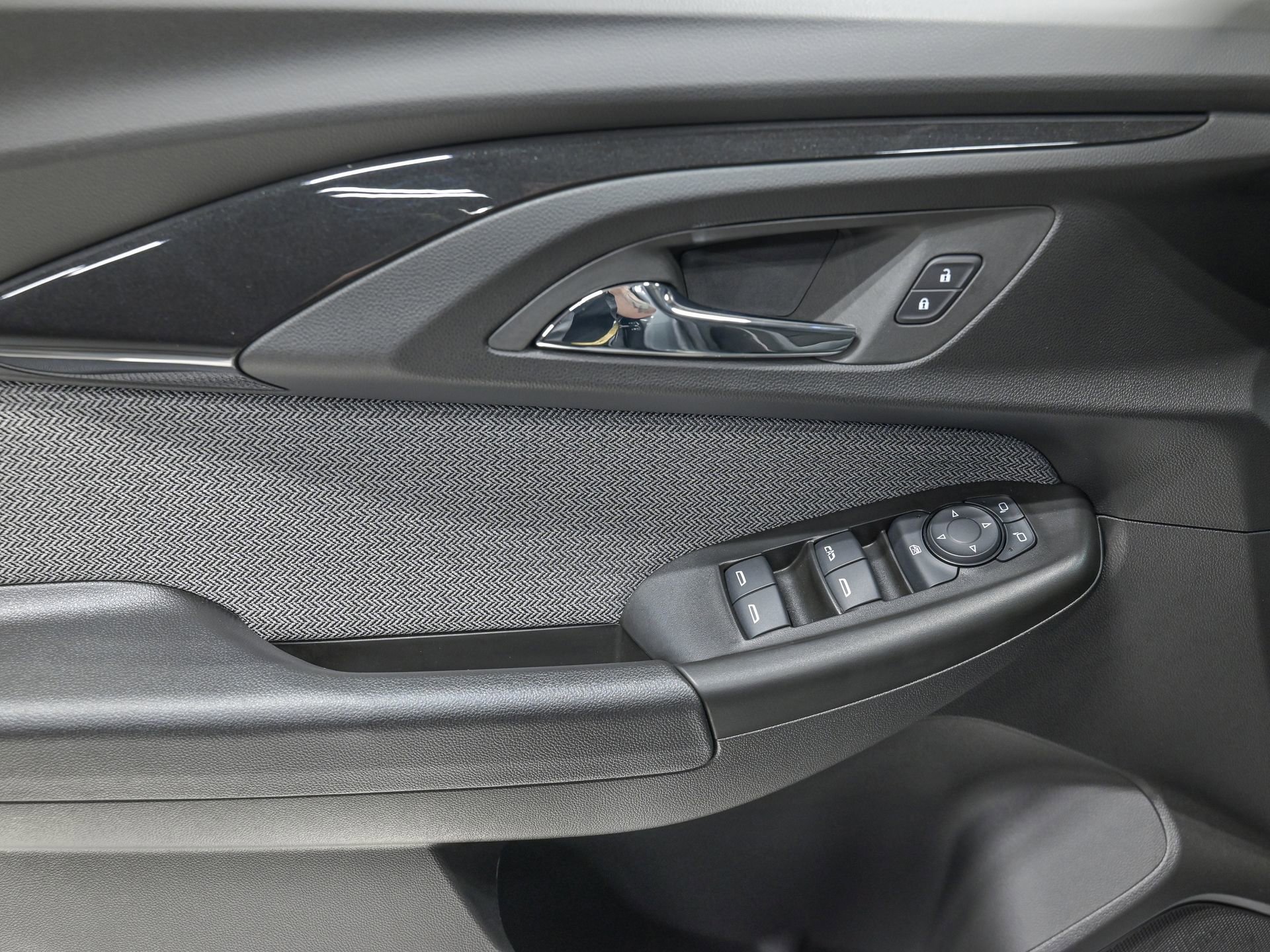 Used 2023 Chevrolet TrailBlazer LT w/ Convenience Package AWD/4WD image 13