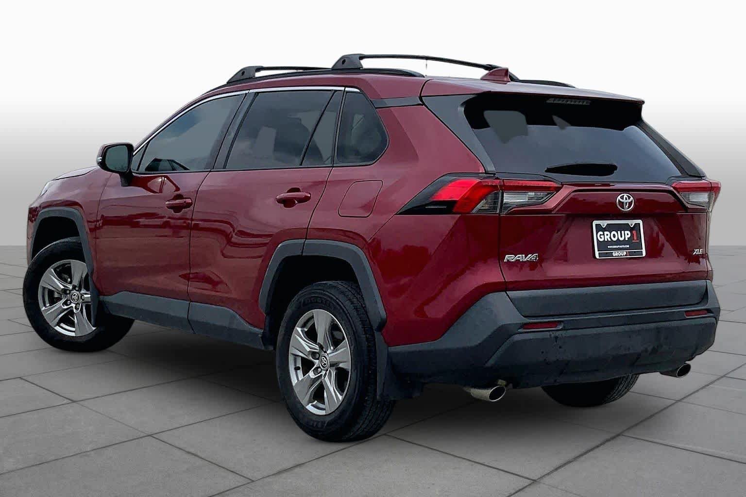 Used 2023 Toyota RAV4 XLE w/ Convenience Package FWD image 12