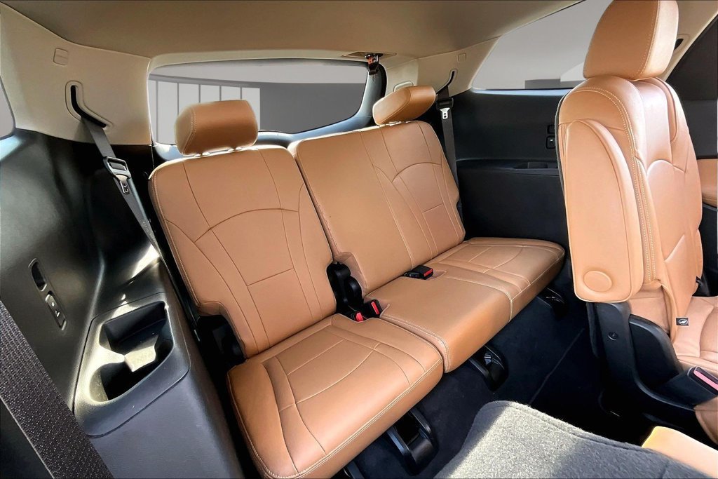 Used 2020 Buick Enclave Premium w/ Surround and Sites Package FWD image 30