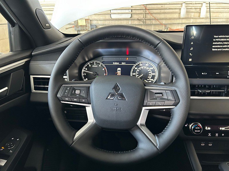 New 2026 Mitsubishi Outlander LE FWD image 22