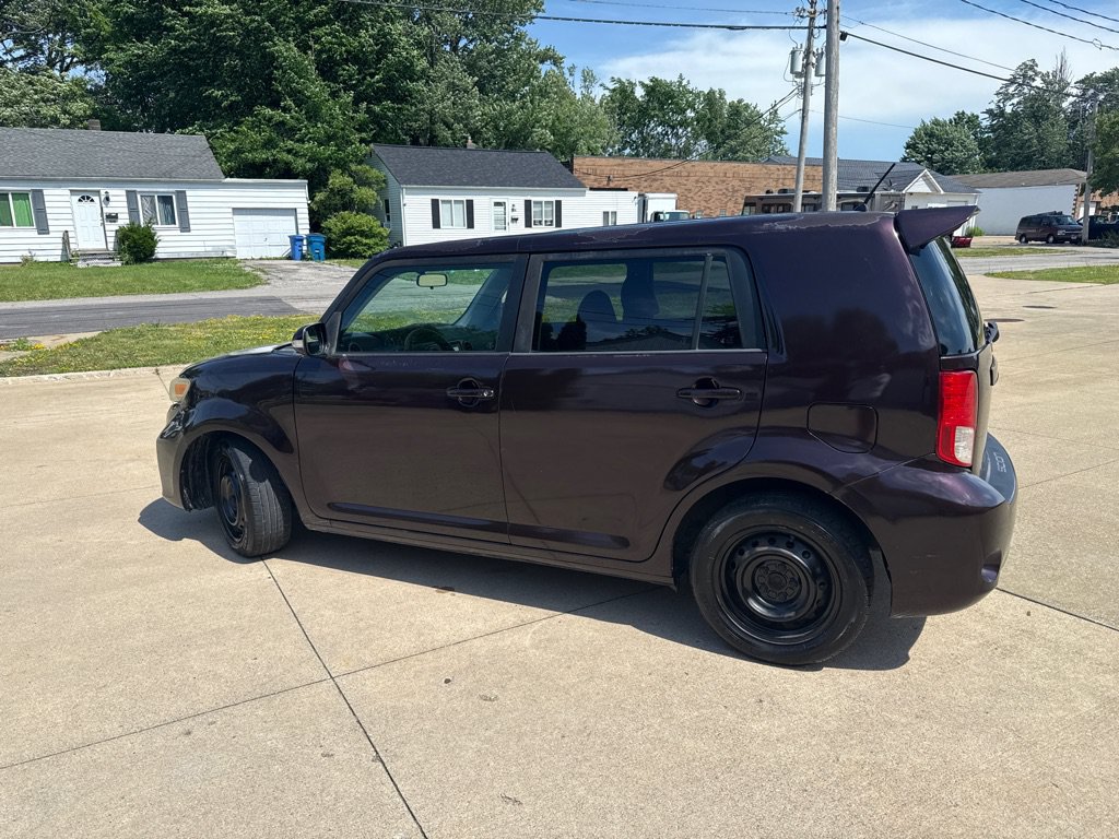 Used 2012 Scion xB FWD image 5