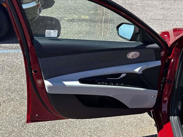 Used 2025 Hyundai Elantra Limited FWD image 14