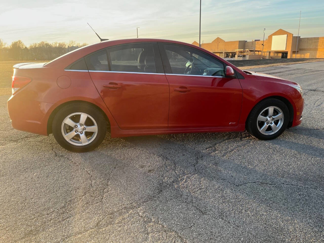Used 2013 Chevrolet Cruze LT w/ RS Package image 4
