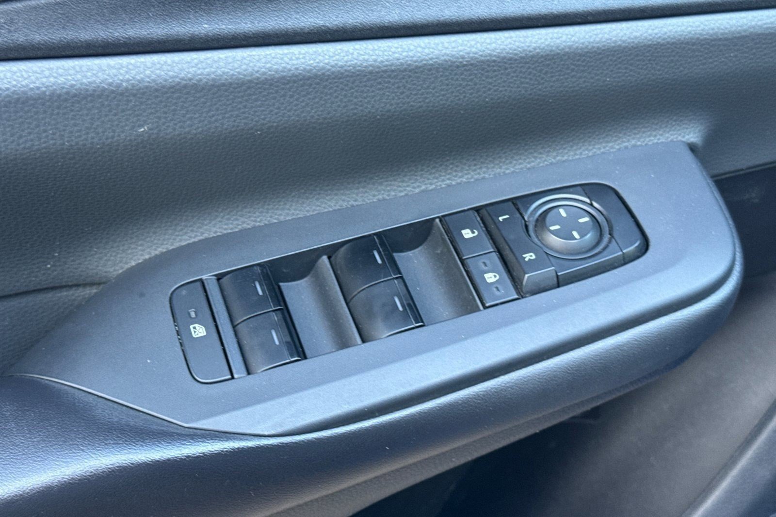 Used 2023 Toyota Prius LE image 13