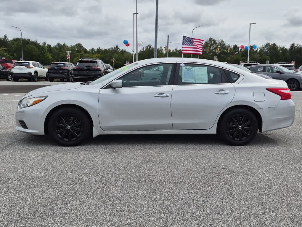Used 2017 Nissan Altima 2.5 S w/ Power Driver Seat Package FWD image 5