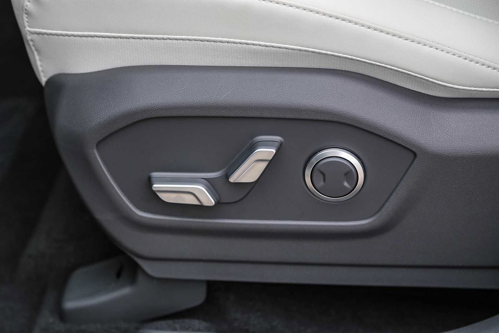 New 2026 Hyundai Santa Fe SEL FWD image 25