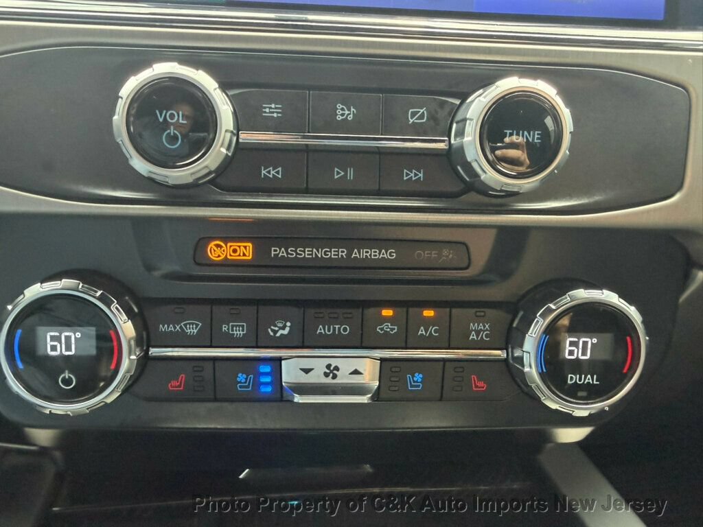 Used 2022 Ford F350 Platinum w/ FX4 Off-Road Package AWD/4WD image 30