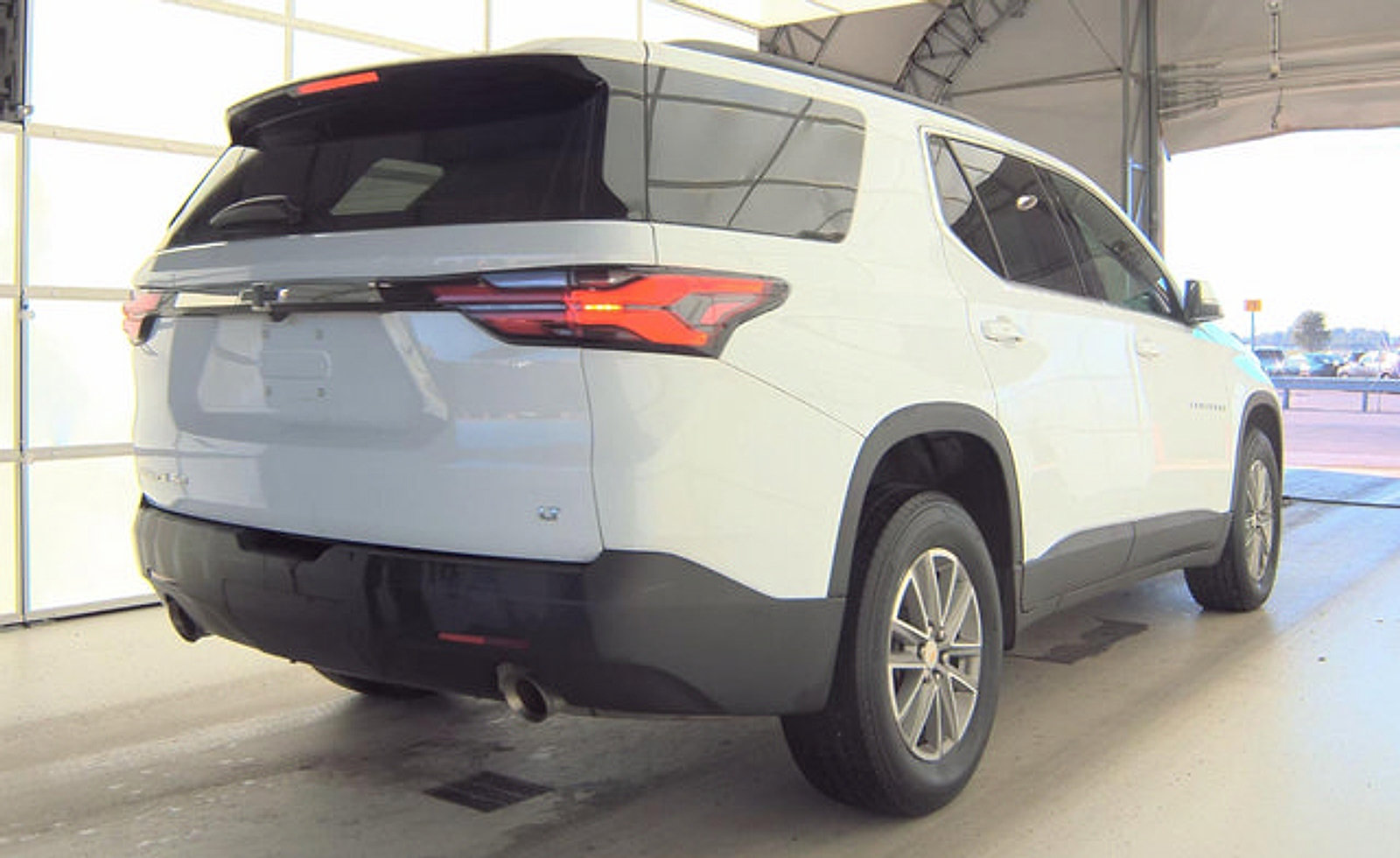 Used 2023 Chevrolet Traverse LT AWD/4WD image 7