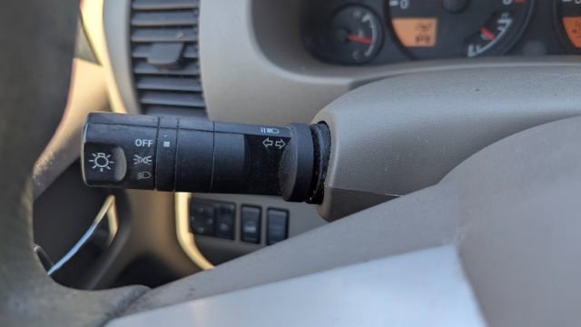 Used 2015 Nissan Frontier SV image 25