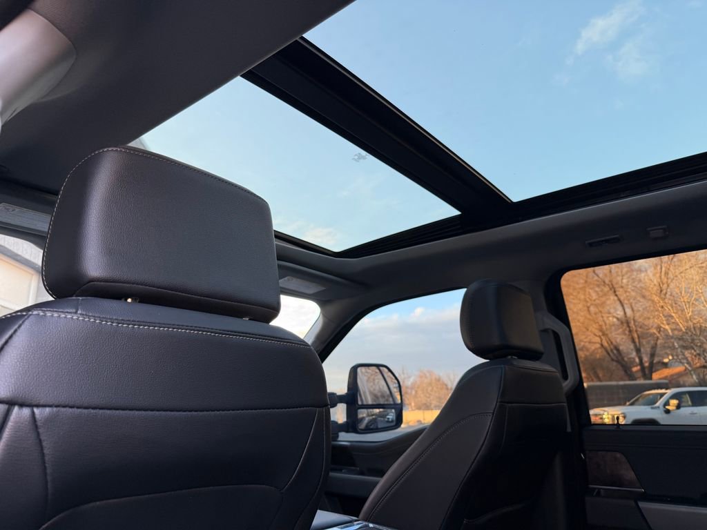 Used 2023 Ford F250 Lariat w/ Chrome Package image 30