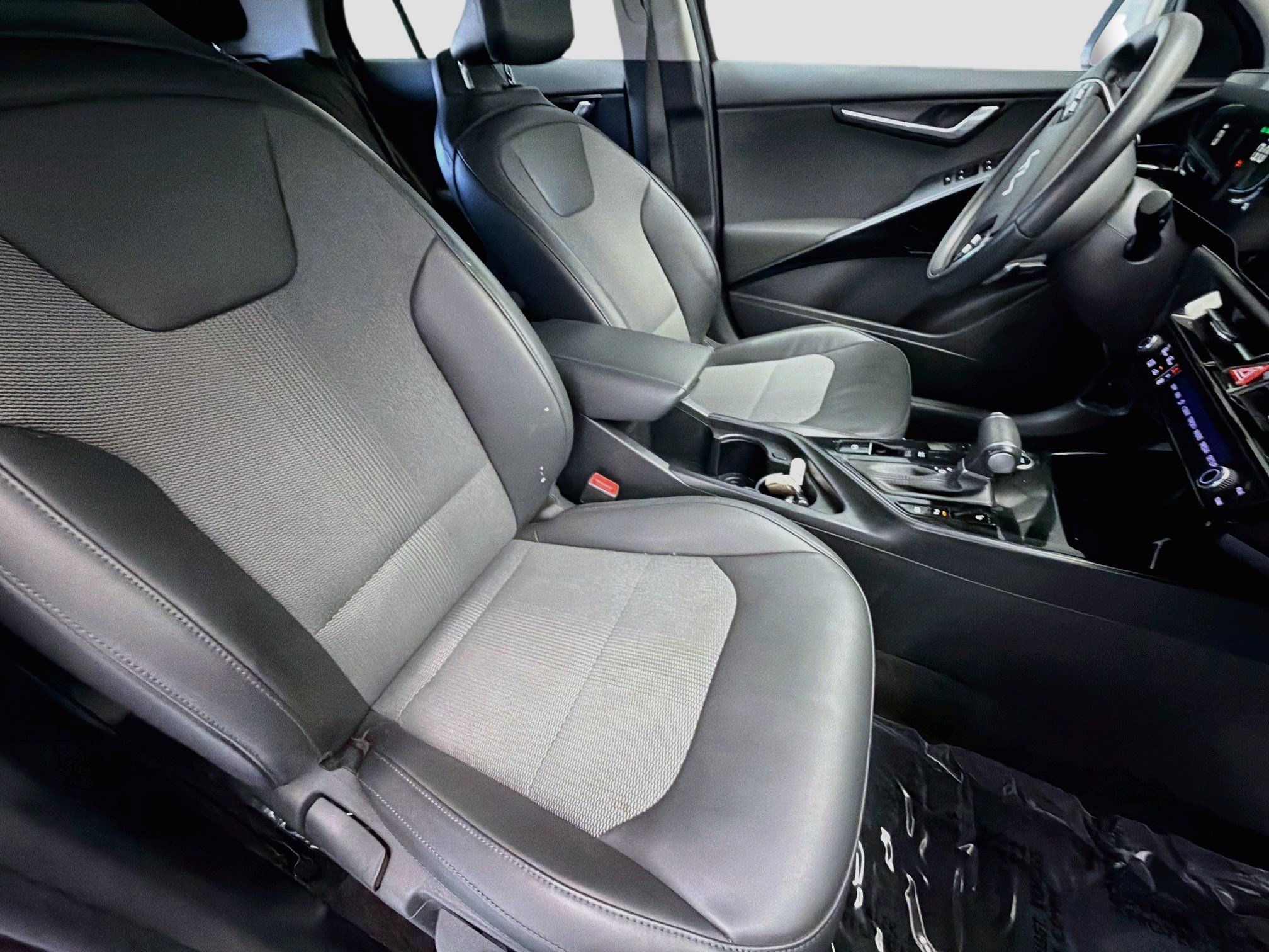 Used 2023 Kia Niro EX FWD image 15