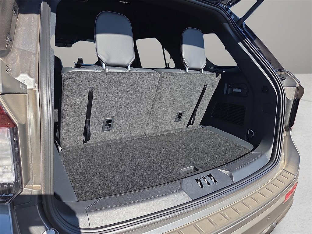 New 2026 Ford Explorer ST-Line w/ ST-Line Street Pack image 8