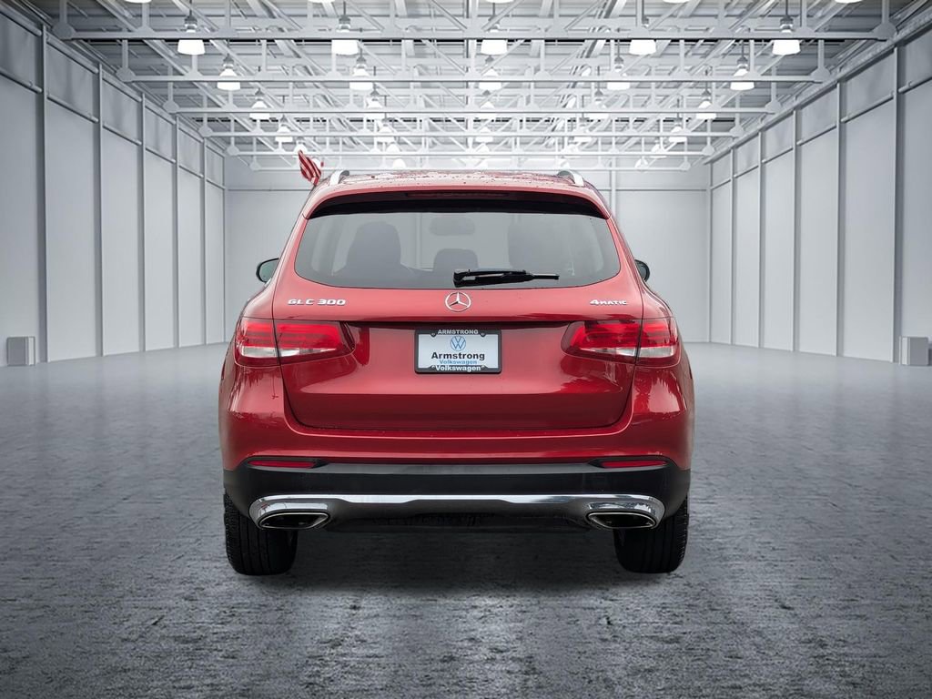 Used 2018 Mercedes-Benz GLC 300 4MATIC image 4