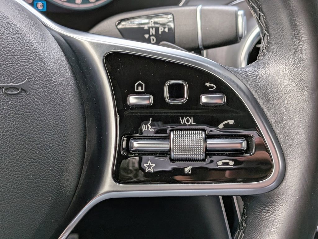 Used 2021 Mercedes-Benz GLC 300 4MATIC w/ AMG Line image 28