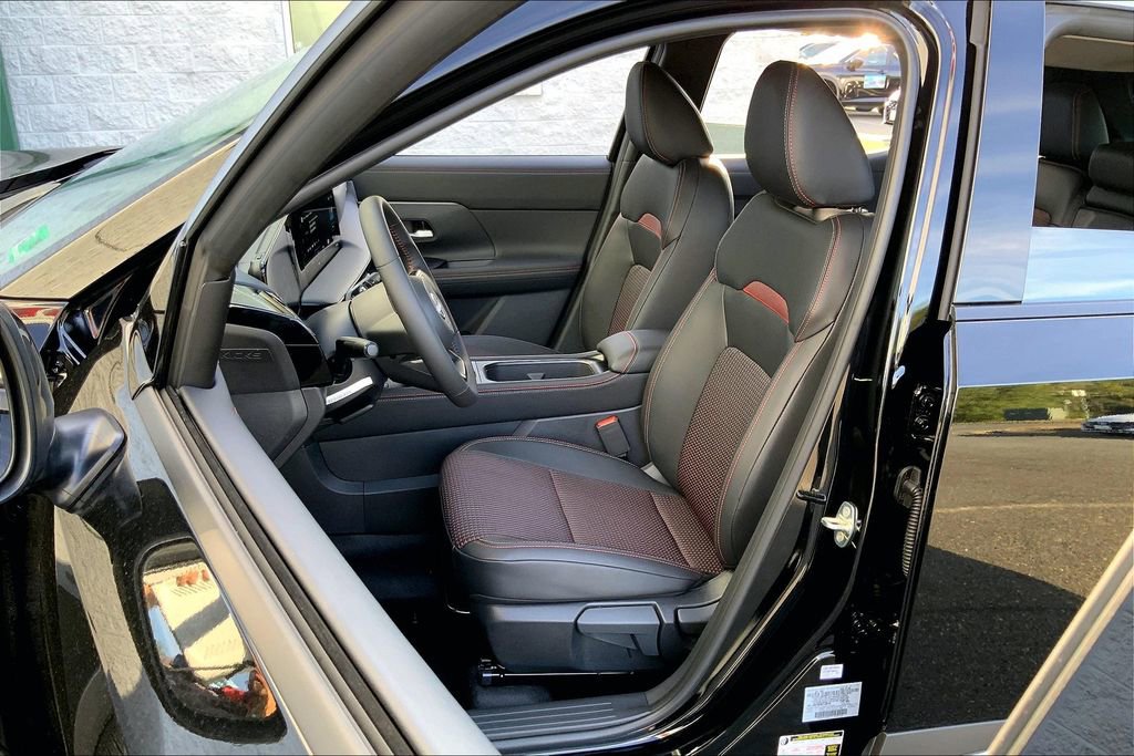 New 2026 Nissan Kicks SR w/ Cold Weather Package image 9