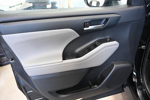 Used 2023 Toyota Highlander XLE image 27