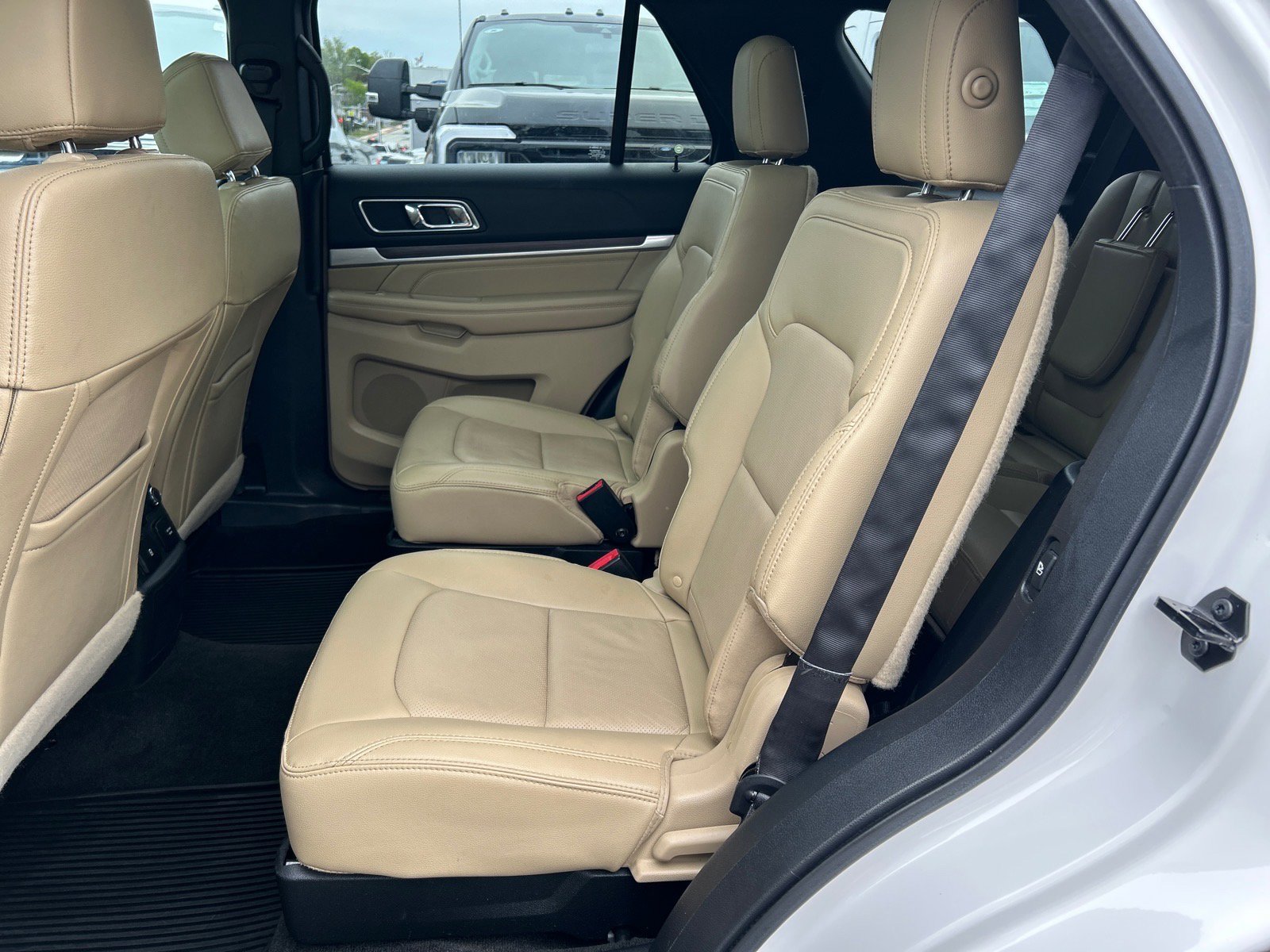 Used 2016 Ford Explorer Limited w/ Equipment Group 301A AWD/4WD image 10