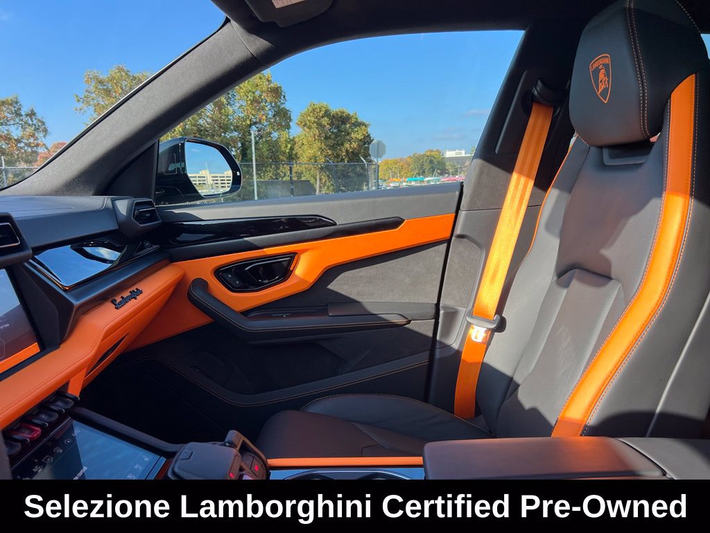 Used 2025 Lamborghini Urus SE AWD/4WD image 37
