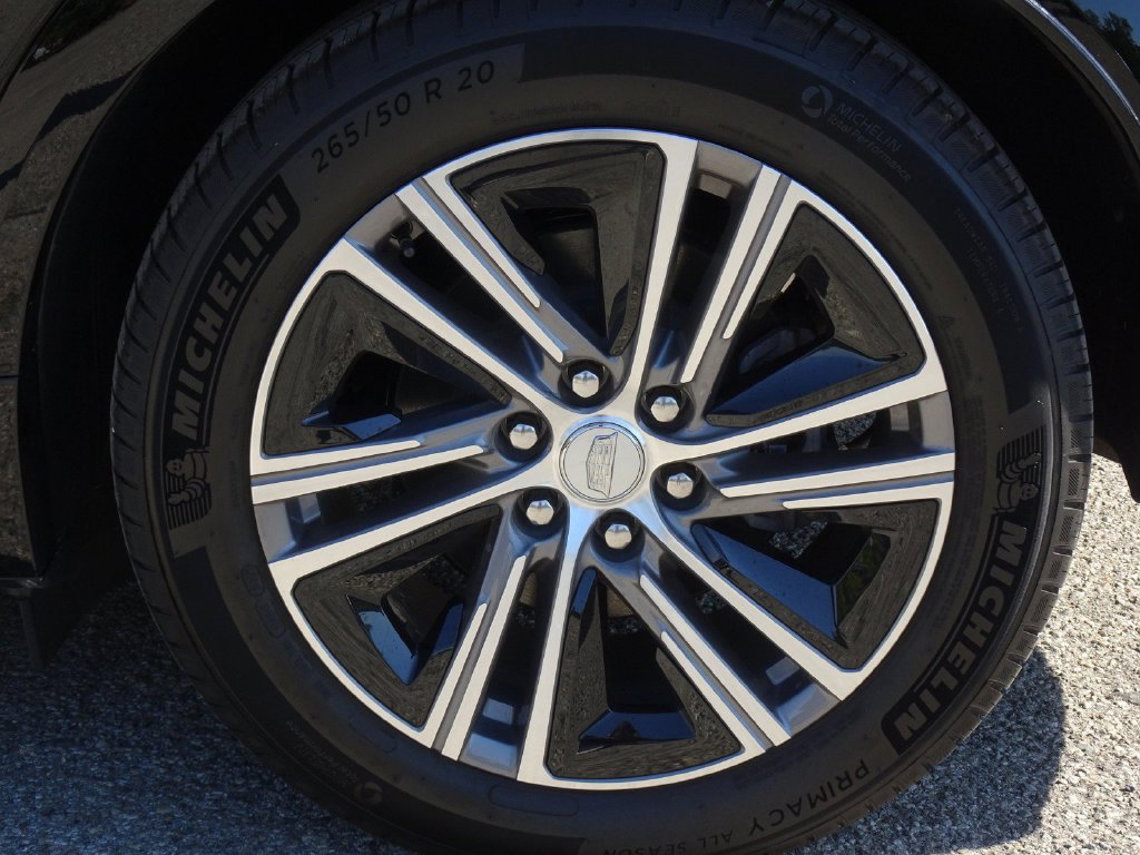 Certified 2024 Cadillac Lyriq Luxury w/ LPO, Floor Liner Package AWD/4WD image 25