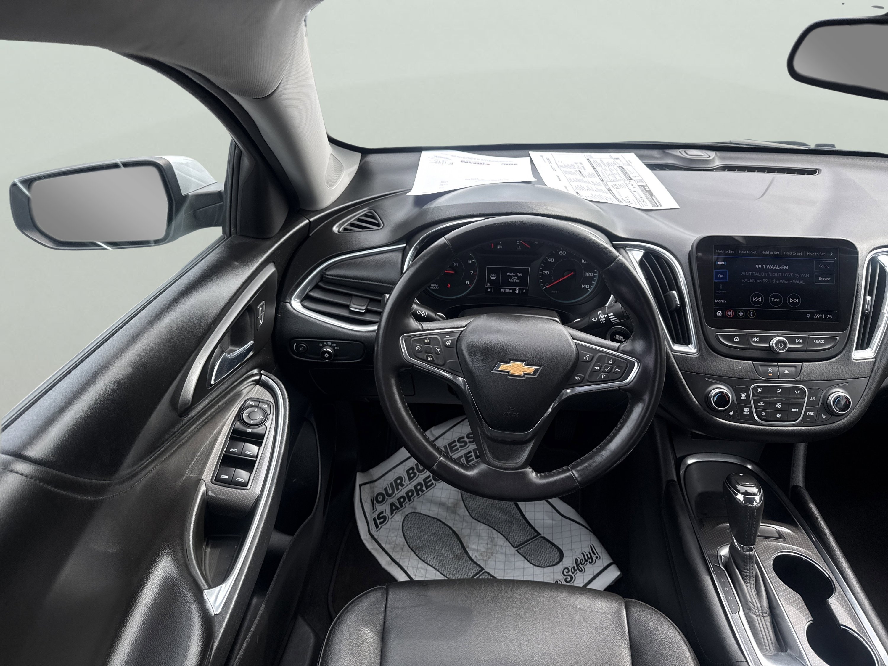 Used 2020 Chevrolet Malibu LT w/ Leather Package FWD image 14