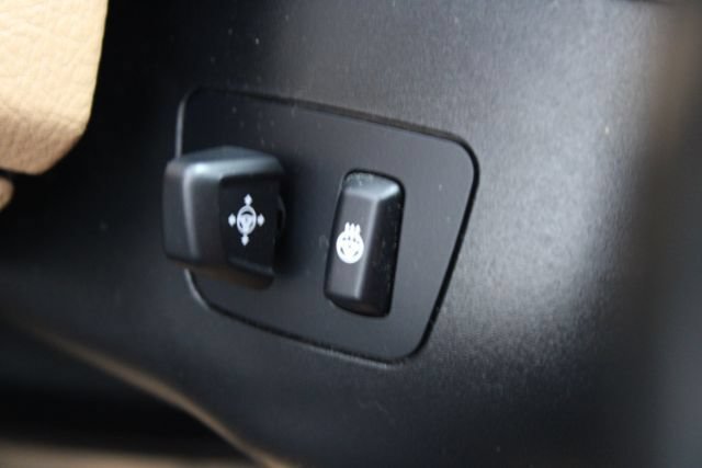Used 2015 BMW 750Li xDrive AWD/4WD image 26