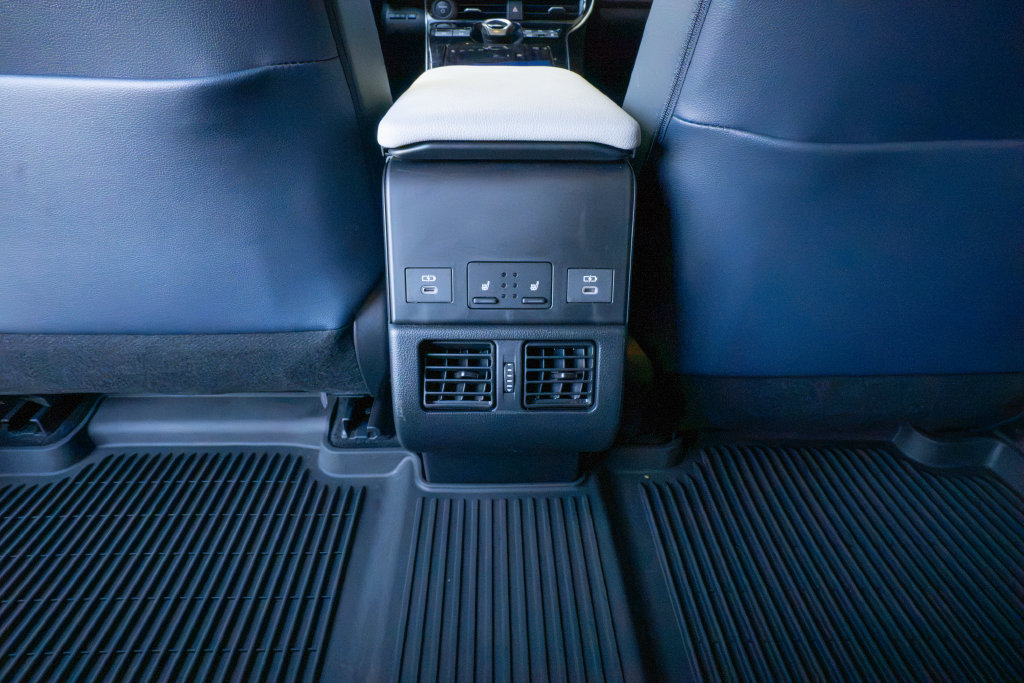 Used 2023 Subaru Solterra AWD image 18