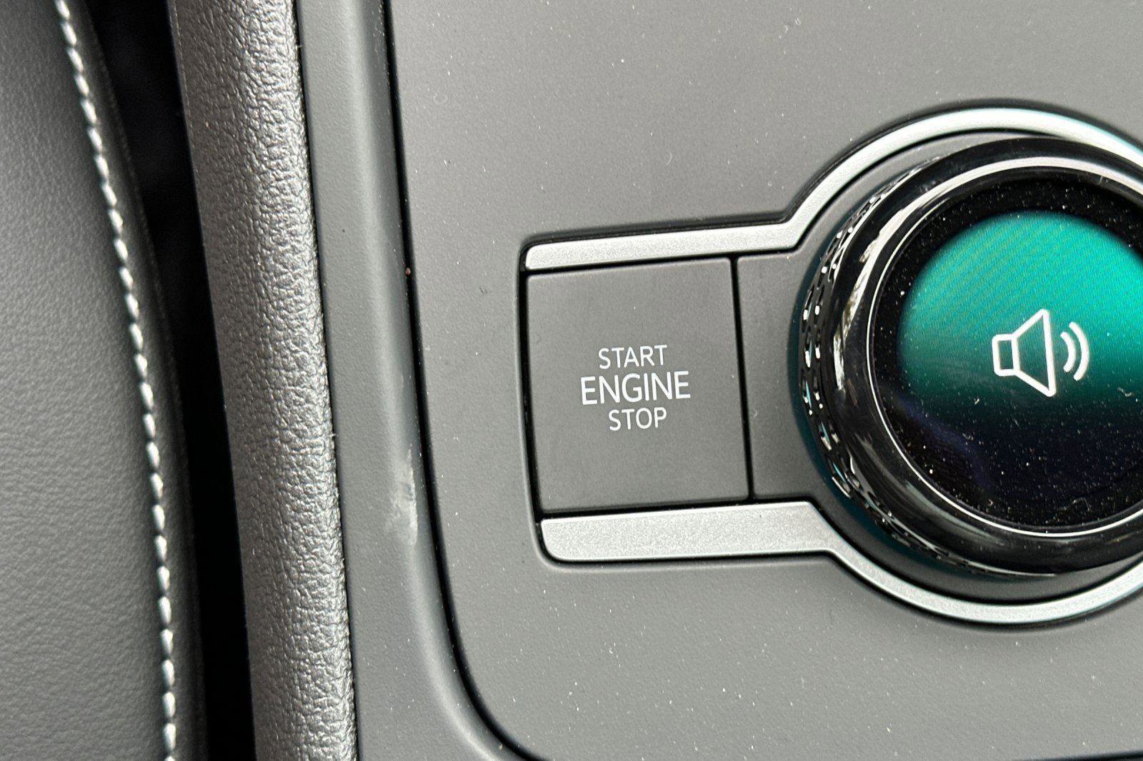 New 2026 Volkswagen Tiguan SE image 21