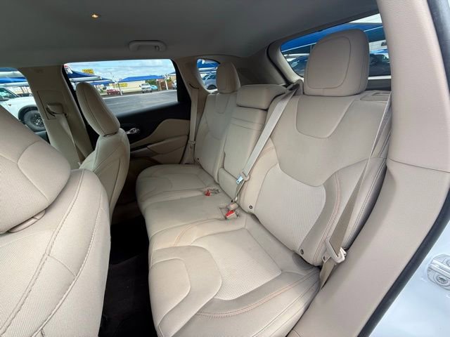 Used 2019 Jeep Cherokee Latitude w/ Popular Appearance Group image 13