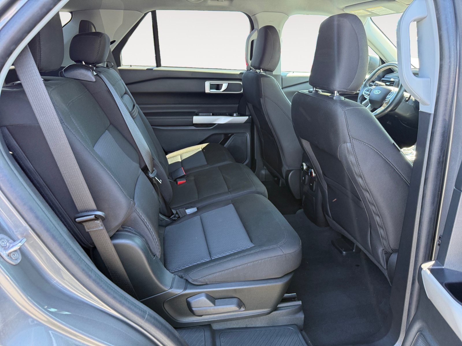 Used 2022 Ford Explorer XLT RWD image 18