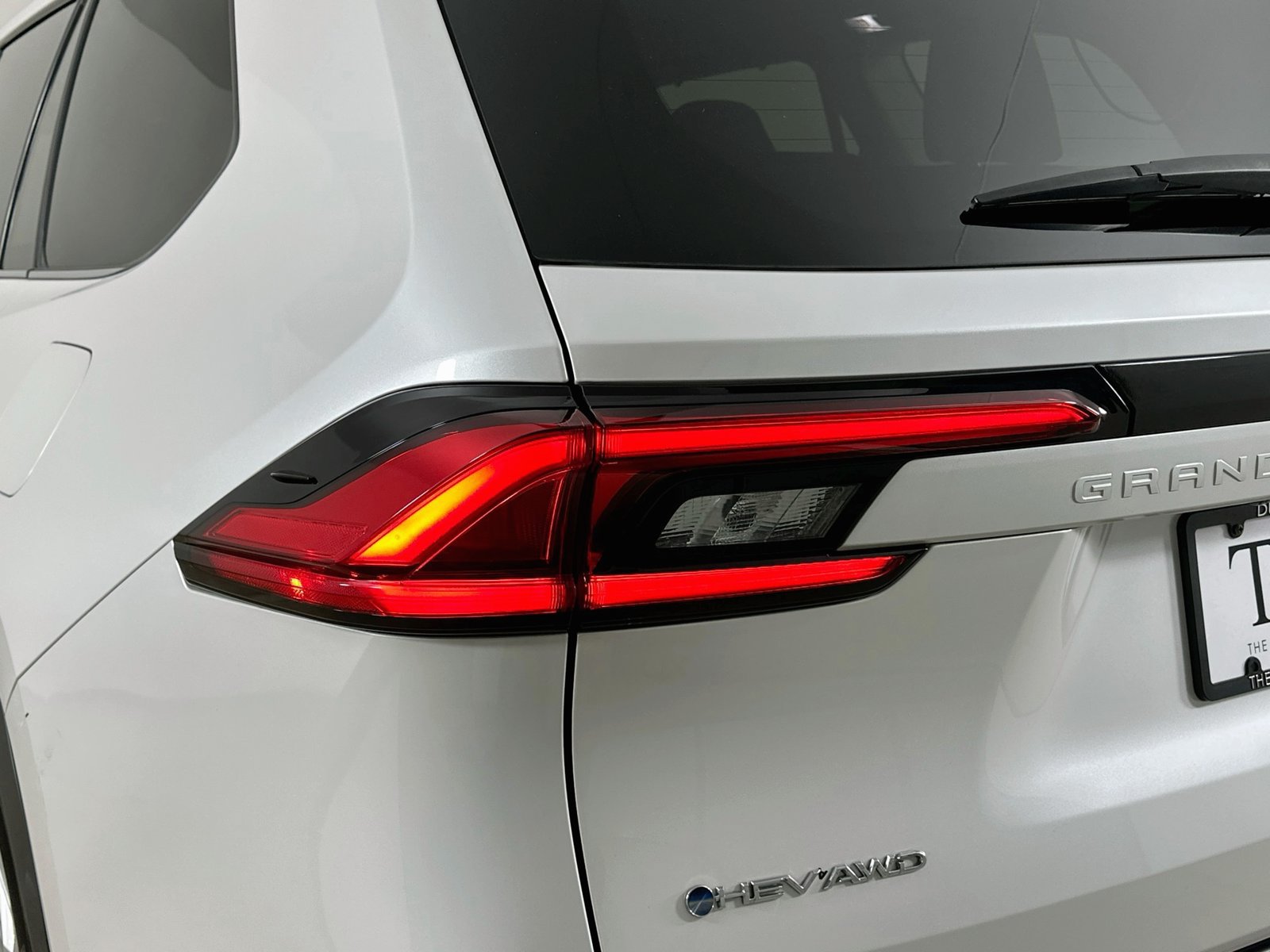 Used 2024 Toyota Grand Highlander AWD Hybrid image 12