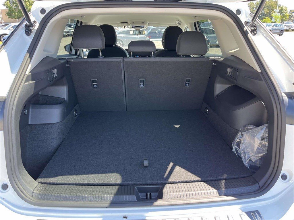 Certified 2025 Volkswagen Tiguan S FWD image 13