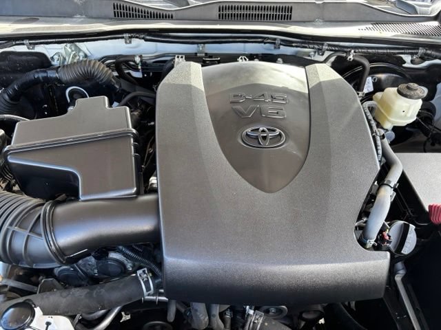 Used 2021 Toyota Tacoma SR5 RWD image 23