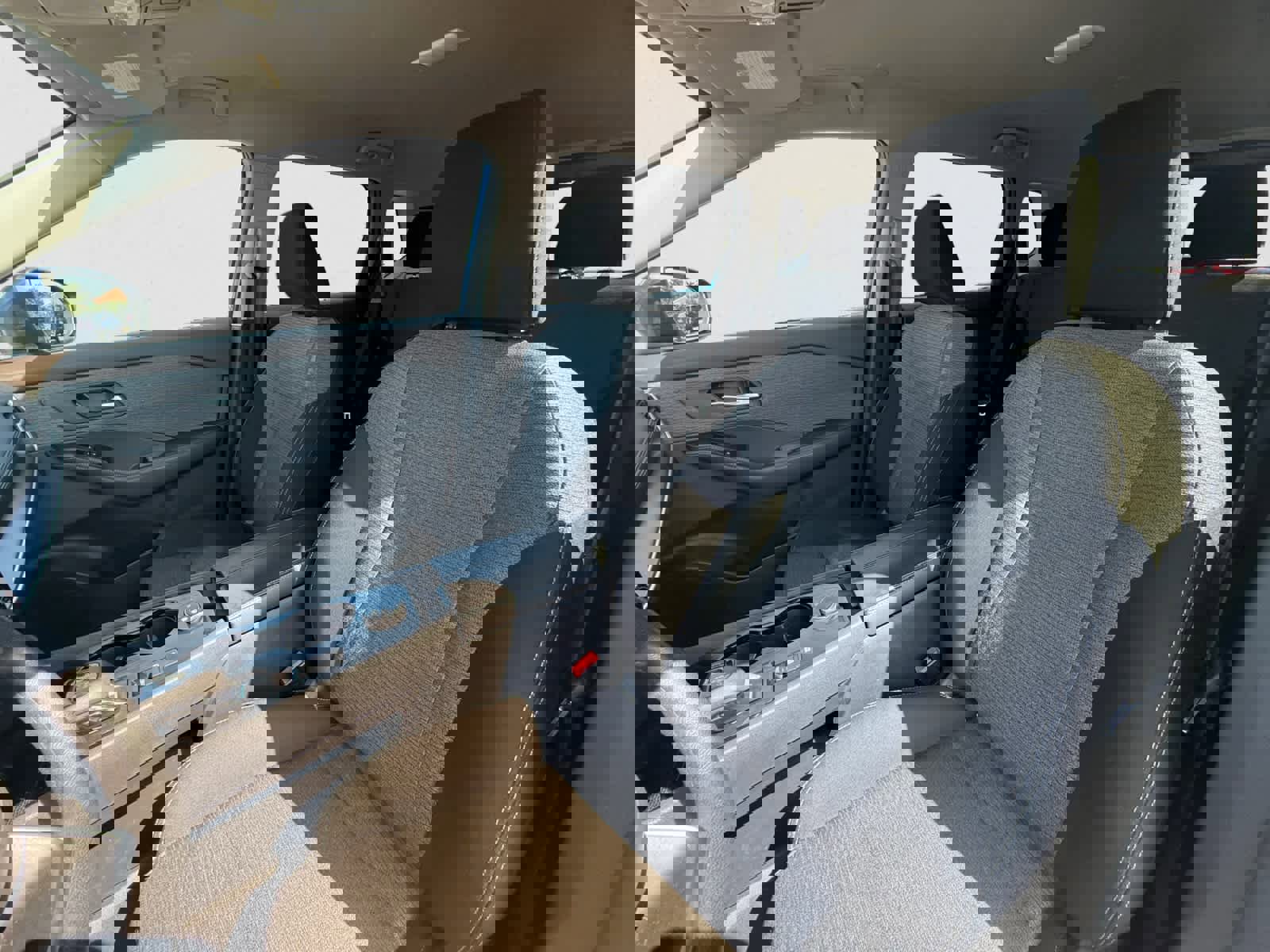 Used 2022 Nissan Rogue SV image 9