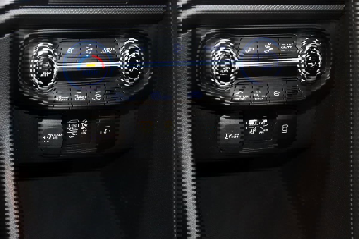 Used 2019 Hyundai Veloster N N w/ Performance Package image 33