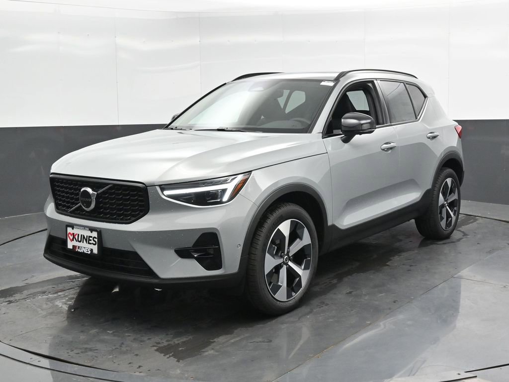 New 2026 Volvo XC40 B5 Plus w/ Protection Package Premier image 5
