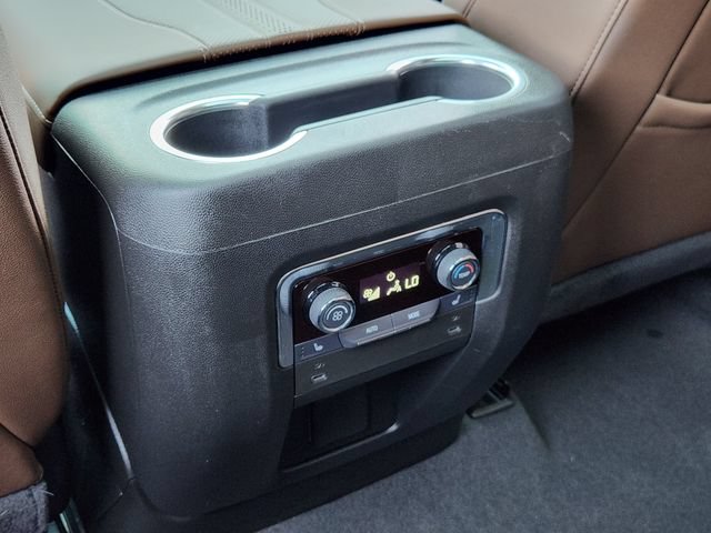 Certified 2025 Chevrolet Tahoe High Country AWD/4WD image 23