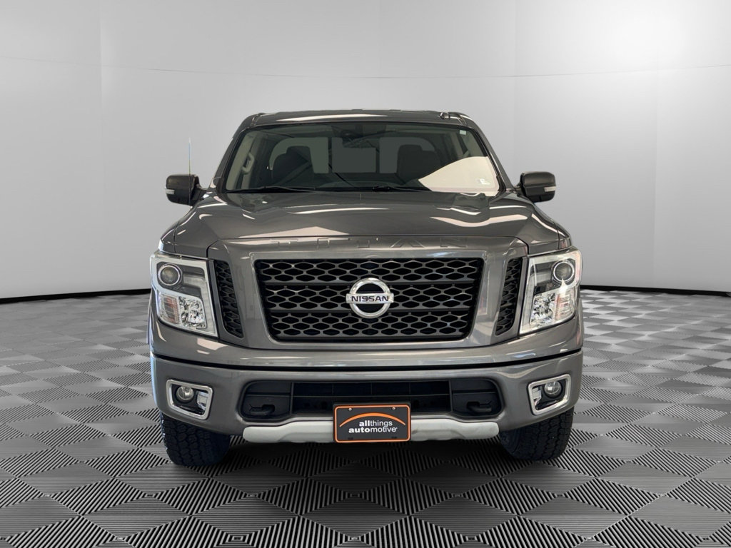 Used 2019 Nissan Titan PRO-4X AWD/4WD image 3