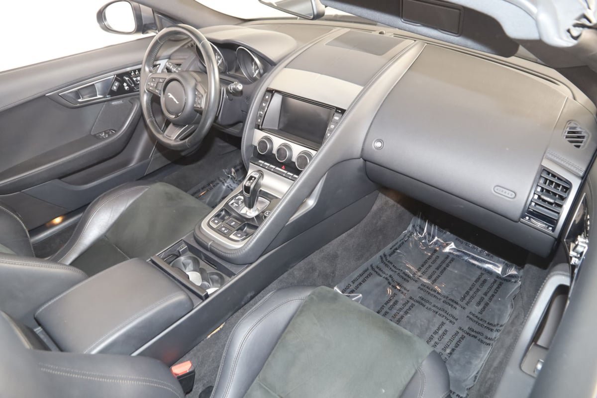 Used 2017 Jaguar F-TYPE Convertible RWD image 13