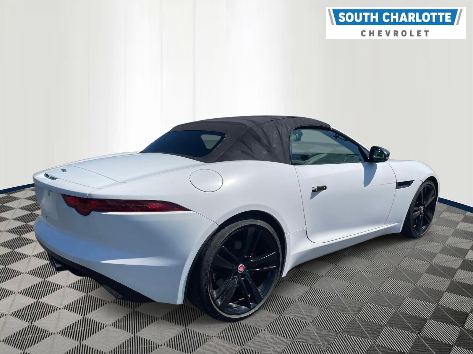 Used 2016 Jaguar F-TYPE Convertible RWD image 4