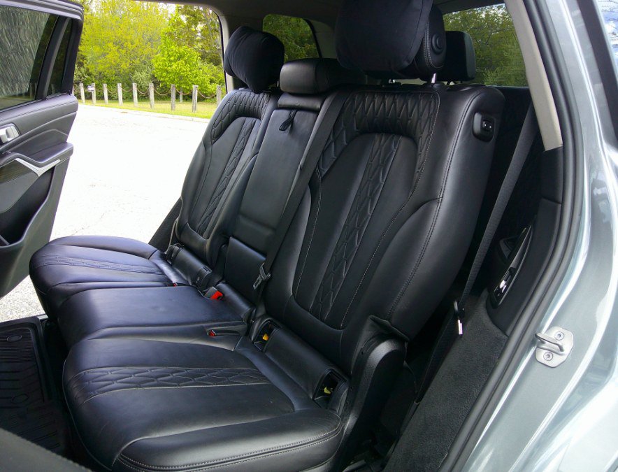 Used 2023 BMW X7 xDrive40i AWD/4WD image 64