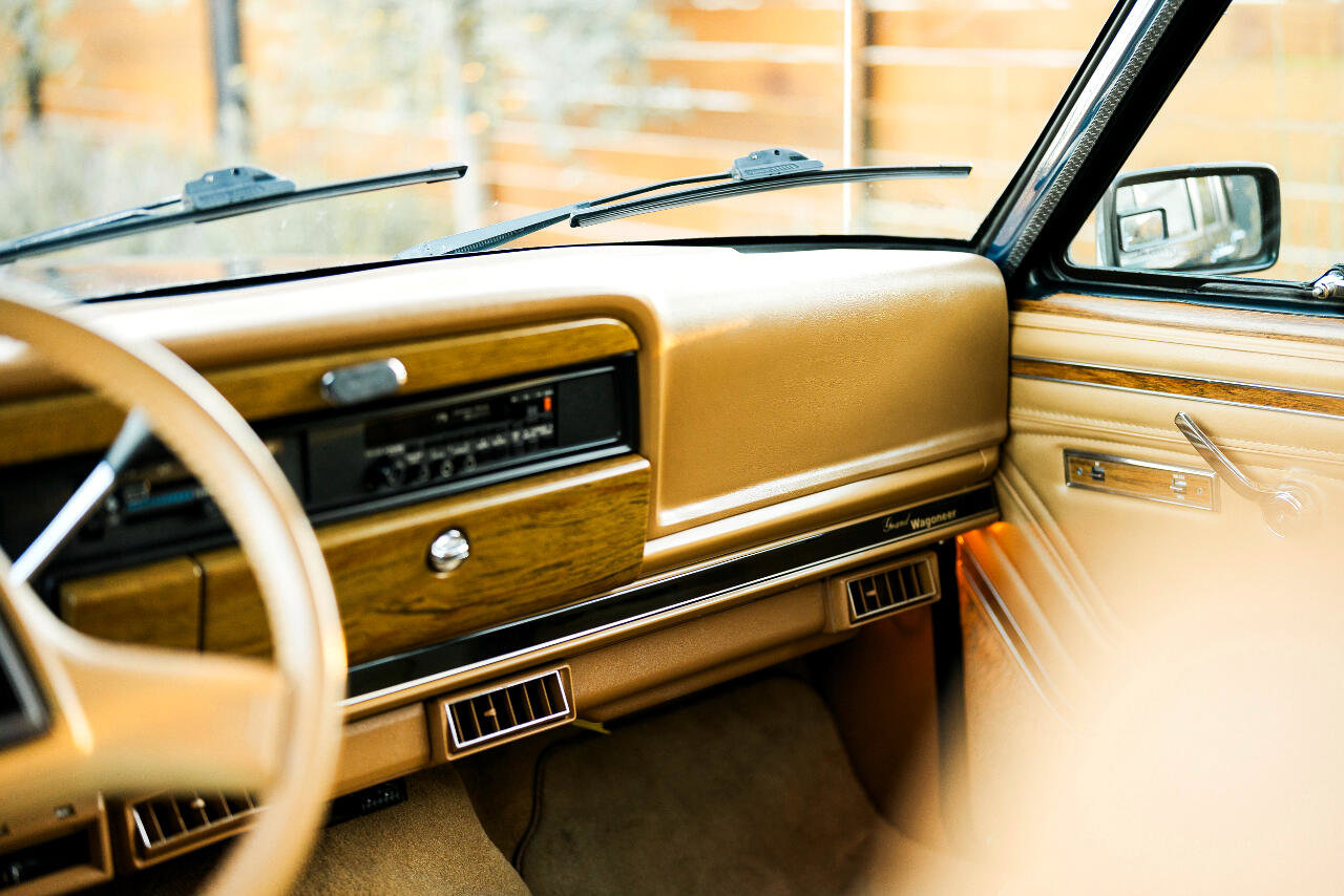 Used 1987 Jeep Grand Wagoneer image 61